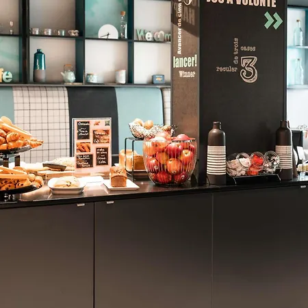 מלון Ibis Styles Centre 3*