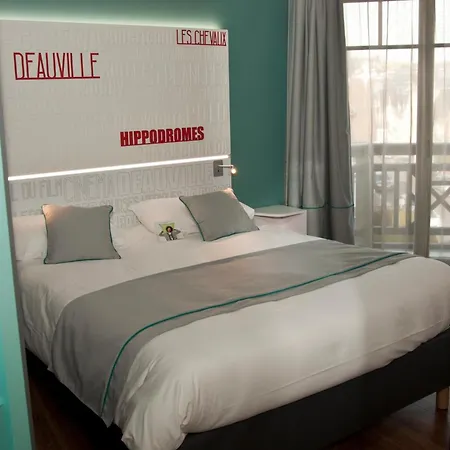 Ibis Styles Centre דוביל