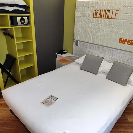 Ibis Styles Centre 3* דוביל
