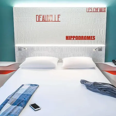 Отель Ibis Styles Centre Довиль