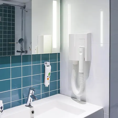Ibis Styles Centre 3*