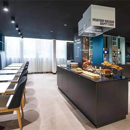 Ibis Styles Centre 3* Довиль