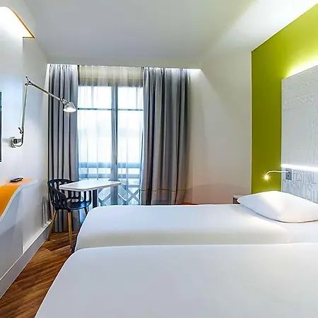 Ibis Styles Centre 3*